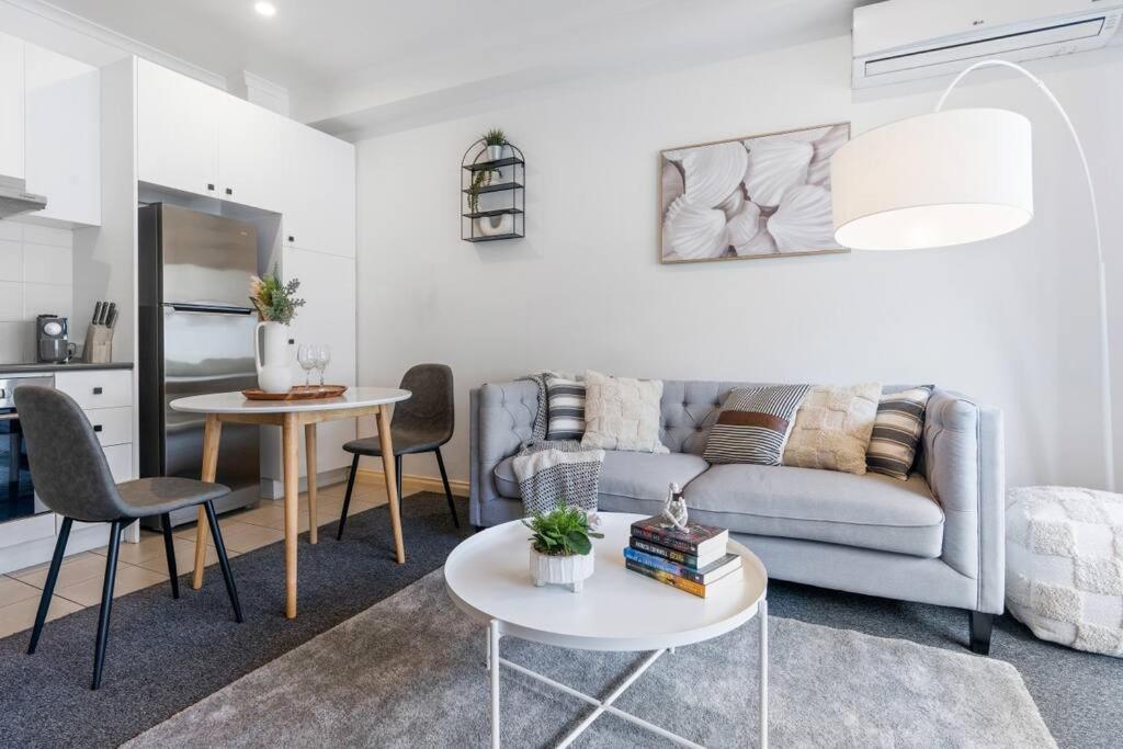 Cozy 1 Bedder In St Kilda With Balcony Apartman Melbourne Kültér fotó