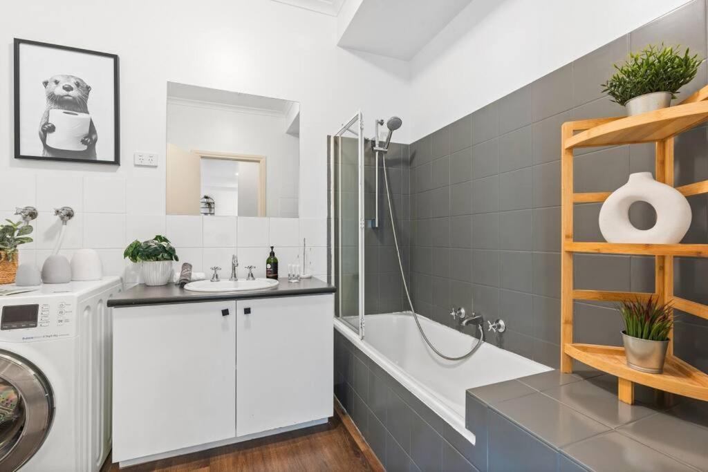 Cozy 1 Bedder In St Kilda With Balcony Apartman Melbourne Kültér fotó